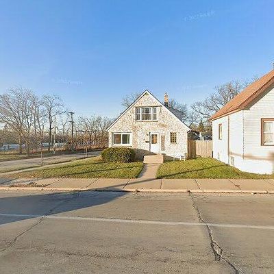 236 W Howard Ave, Milwaukee, WI 53207