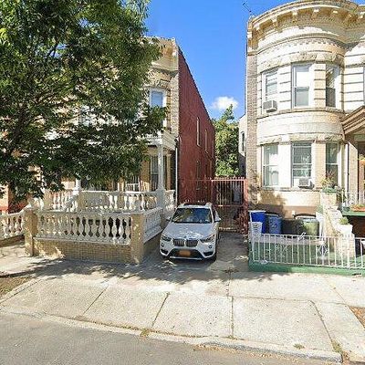 24 Highland Pl, Brooklyn, NY 11208