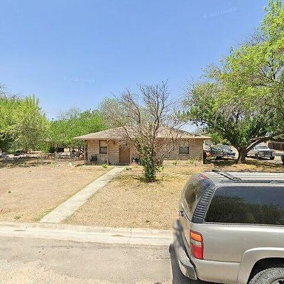 2202 21 St St, Hondo, TX 78861