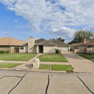 2221 Wayside Ct, Deer Park, TX 77536