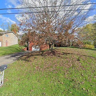 30 Manor Rd, Donora, PA 15033