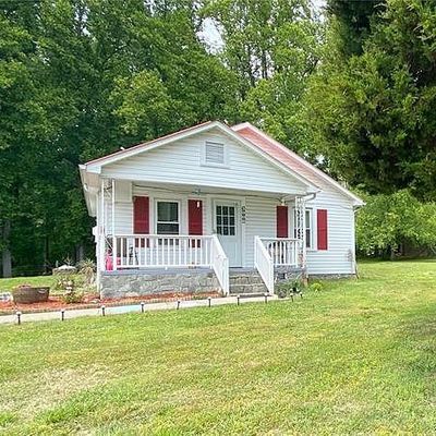 3008 Clarks Chapel Rd, Lenoir, NC 28645