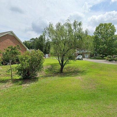 320 Hiscott Ln, Pinehurst, NC 28374