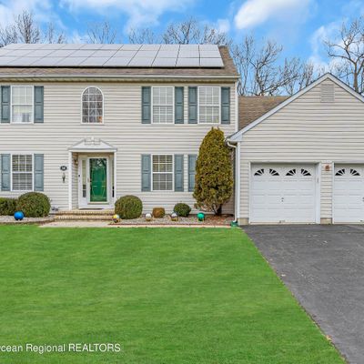 28 Grand Teton Ave, Howell, NJ 07731