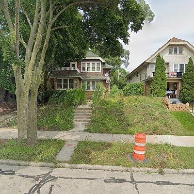 5208 5210 W Wisconsin Ave, Milwaukee, WI 53208