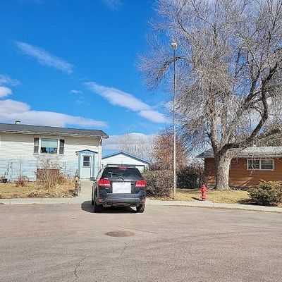 425 Circle Dr, Gillette, WY 82716