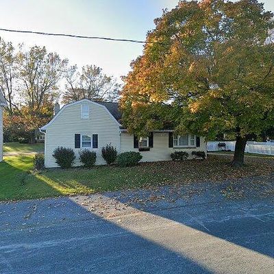 6 Loop Rd, Lititz, PA 17543