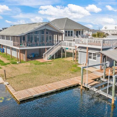 6020 6 Th St, Surf City, NC 28445