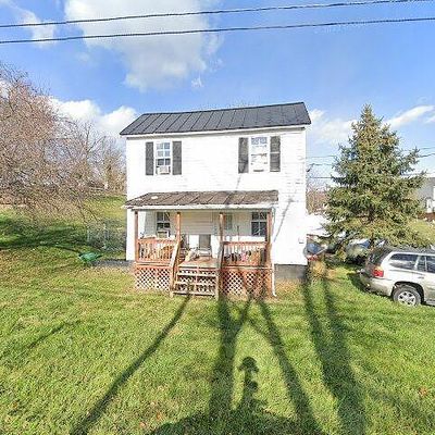 604 W King St, Strasburg, VA 22657