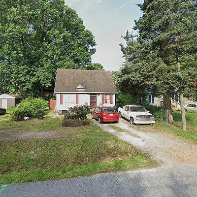 613 Delaware Ave, Hampton, VA 23661