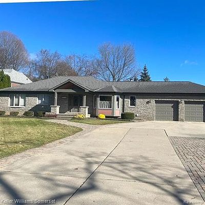 6589 Orion Rd, Rochester Hills, MI 48306