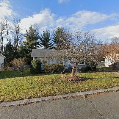 67 E Locust Ln, New Oxford, PA 17350