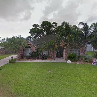 5440 Craig St, Groves, TX 77619