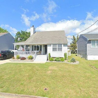 8 Harbor View Ln, Toms River, NJ 08753