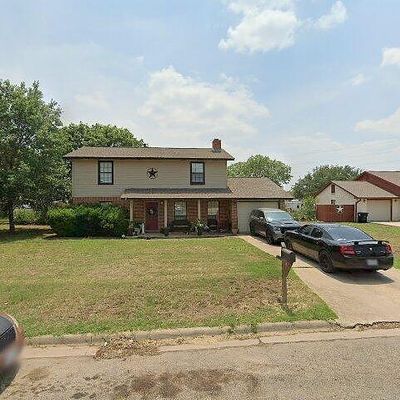 809 33 Rd St, Hondo, TX 78861