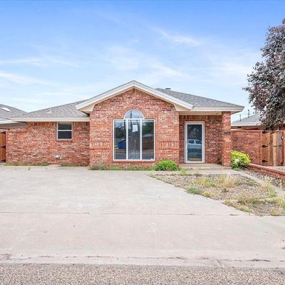 706 Hickory St, Levelland, TX 79336