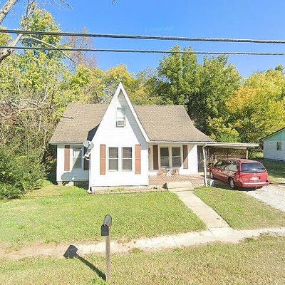 709 E Locust St, Doniphan, MO 63935