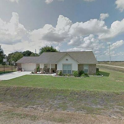 7203 Janicek St, Wallis, TX 77485