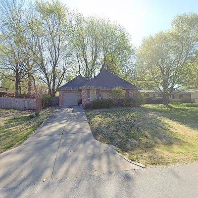 930 N Oak Grove Ave, Springfield, MO 65802