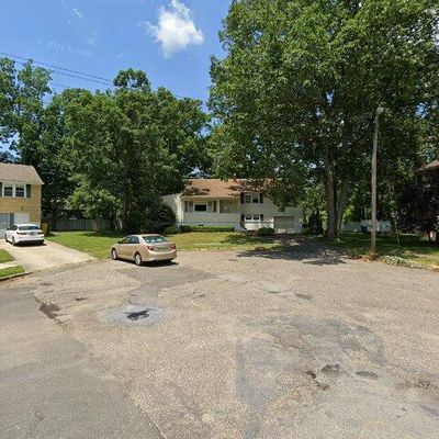 833 Rudwin St, Lakewood, NJ 08701