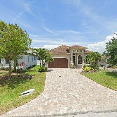 837 105 Th Ave N, Naples, FL 34108