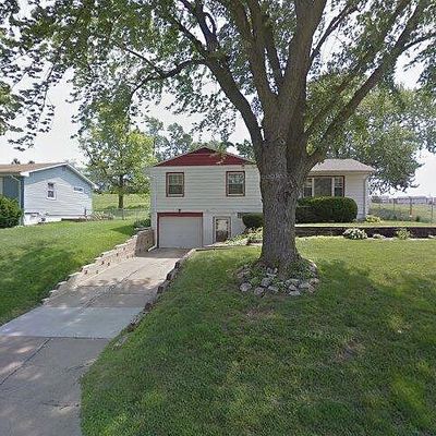 111 Crestridge Dr, Bellevue, NE 68005