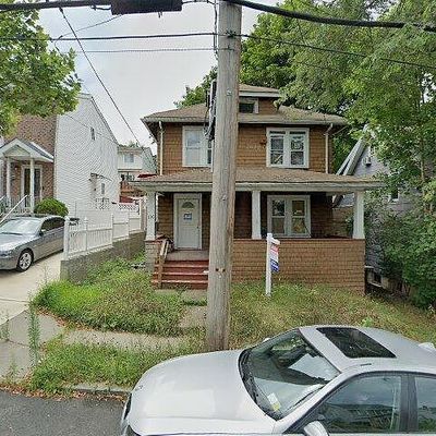 130 Arnold St, Staten Island, NY 10301