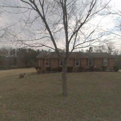 137 Edgewood Dr, Mount Airy, NC 27030