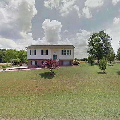 141 Cottonwood Dr, Yadkinville, NC 27055