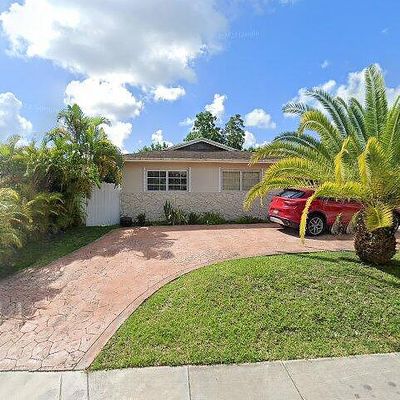 15743 Fairway Heights Blvd, Miami, FL 33157