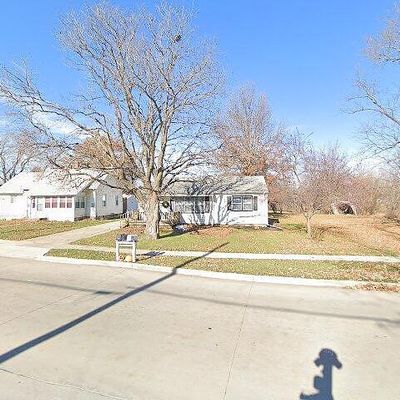 211 3 Rd St Nw, State Center, IA 50247