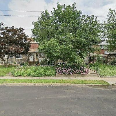 3749 W Country Club Rd, Philadelphia, PA 19131