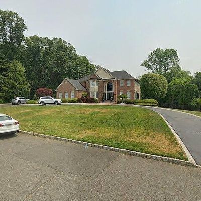 5 Cherokee Ct, Morganville, NJ 07751