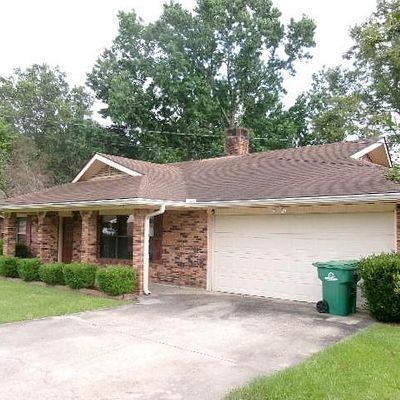 508 Country Club Dr, Picayune, MS 39466