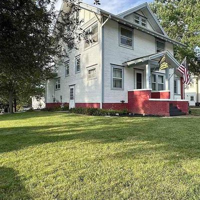 606 W Welsh St, Williamsburg, IA 52361