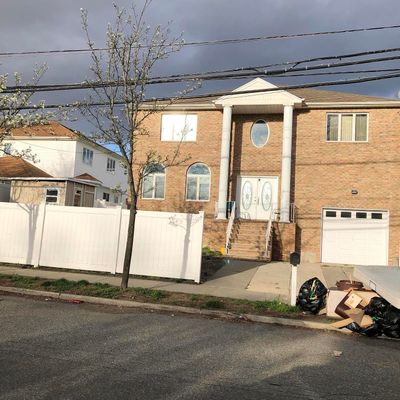 615 Page Ave, Staten Island, NY 10307