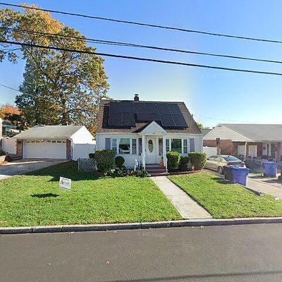 62 Beech St, Fords, NJ 08863