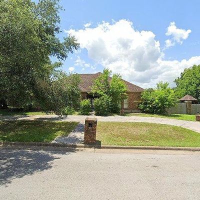 5506 Burgundy Dr, Greenville, TX 75402