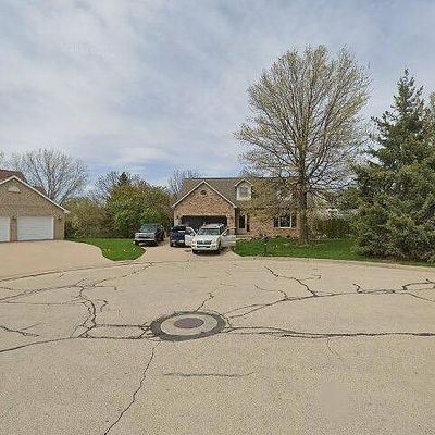 5523 Green Crest Ct, Asbury, IA 52002