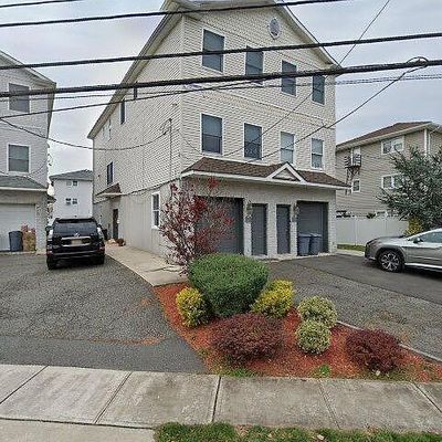 1139 Farm Rd, Secaucus, NJ 07094