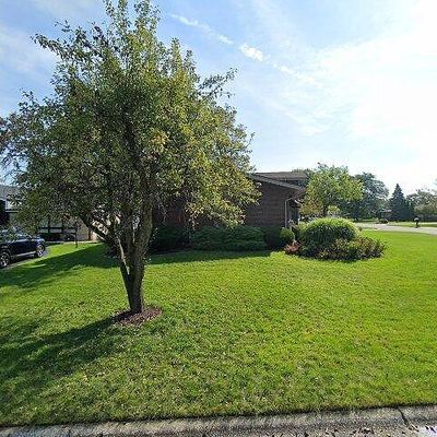 12533 W Navajo Dr, Palos Heights, IL 60463