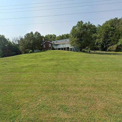 130 Hatchell Rd, Tonganoxie, KS 66086