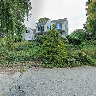 150 Cove View Rd, New London, CT 06320