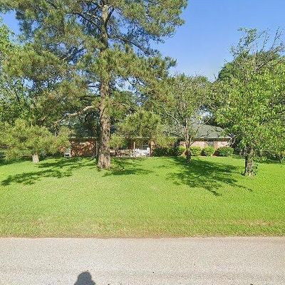 204 Gerald St, Willis, TX 77378