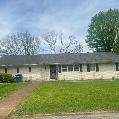 212 Cash St, Bradford, TN 38316