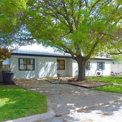 2001 S High St, Brady, TX 76825