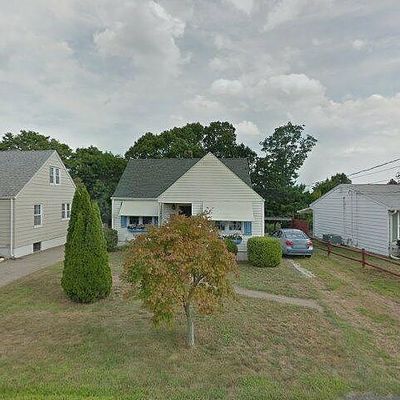 3 Hughes St, East Haven, CT 06512