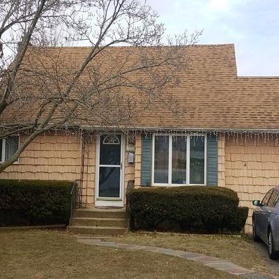 312 28 Th St, Lindenhurst, NY 11757