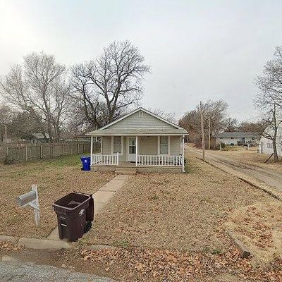 403 N Wedel Ave, Moundridge, KS 67107