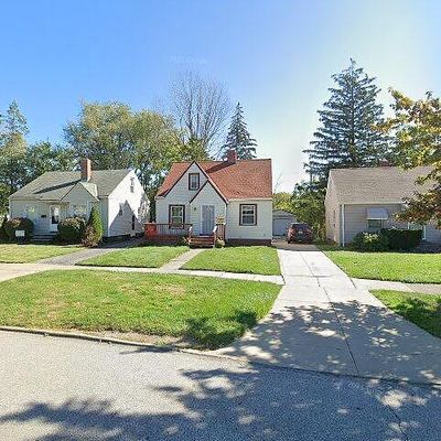 4493 Lee Heights Blvd, Cleveland, OH 44128